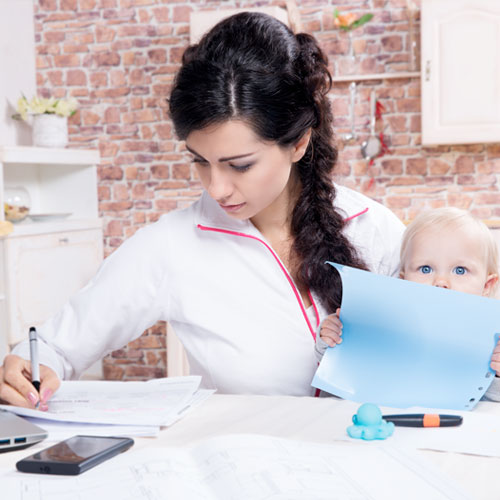 There is no Easy Choice When it Comes to Being a Stay-at-Home Vs Working Mum